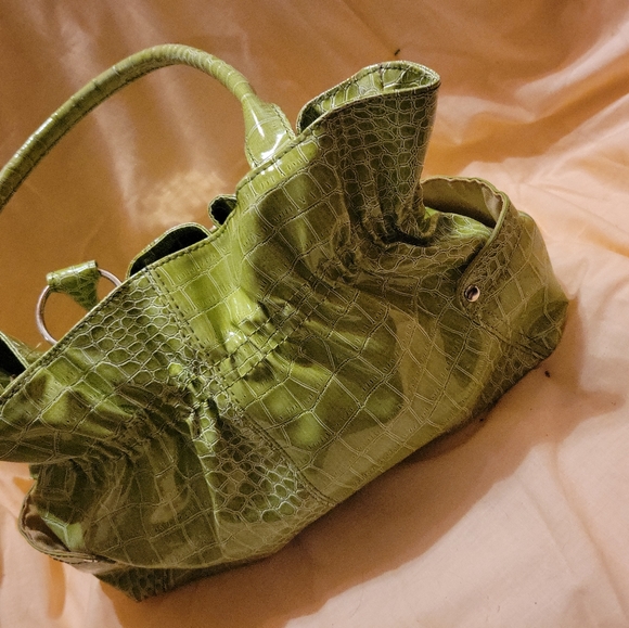 Green FAUX Croc Leather Bag - Picture 7 of 8